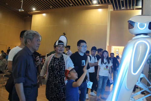 智能机器人 服务机器人 永信贵宾会智能厂房 人工智能